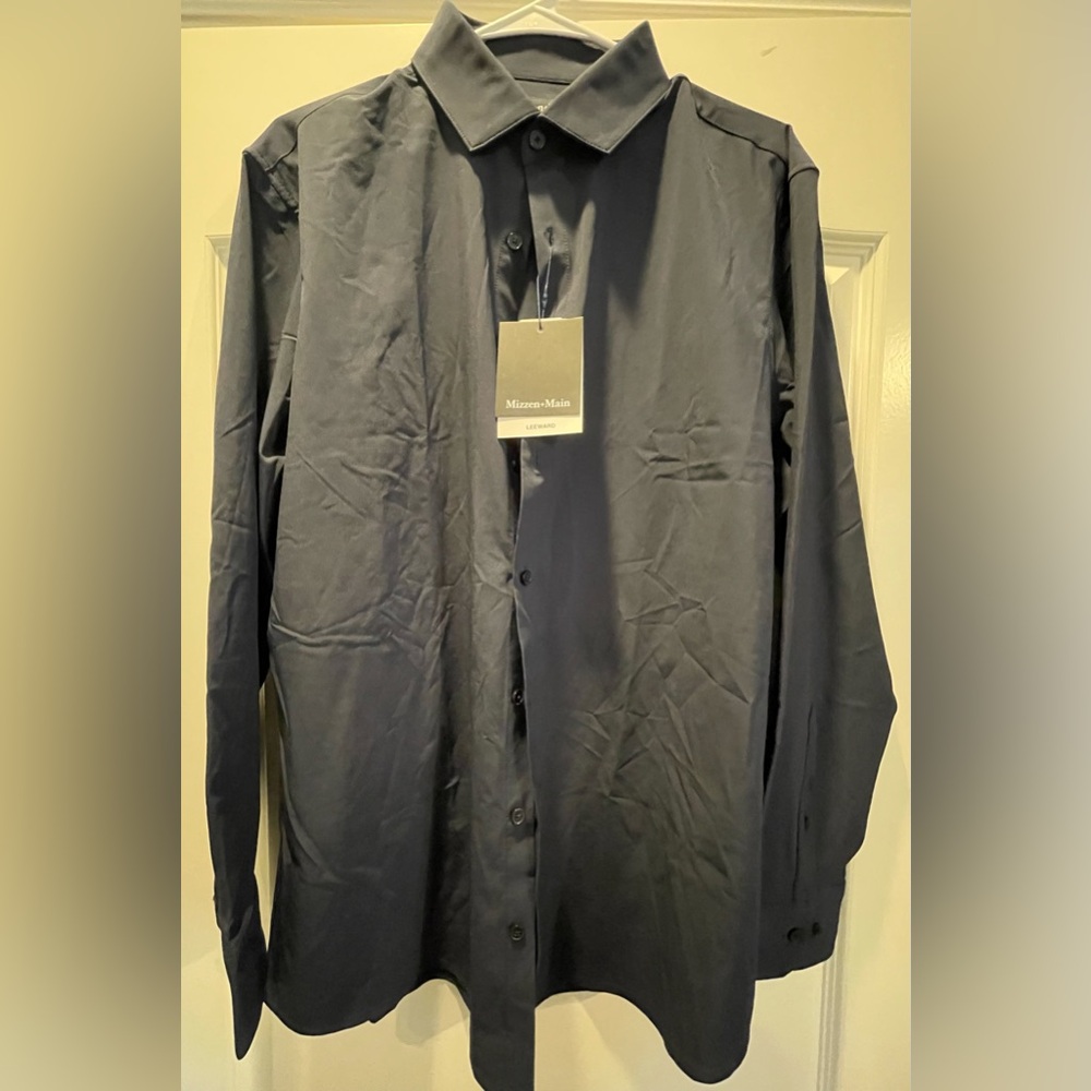 Mizzen+Main navy dress shirt size L trim NWT